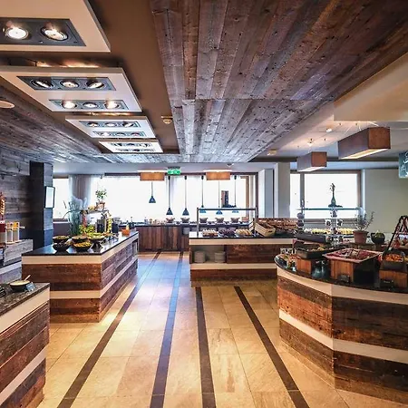 Falkensteiner Sonnenalpe فندق هيرماجور